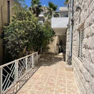 180 m2 3 Bedrooms Apartments for Rent in Amman Jabal Al-Lweibdeh