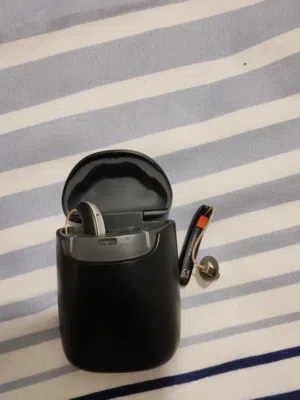 سماعات طبيه جديده نوعا ما لضعف السمع