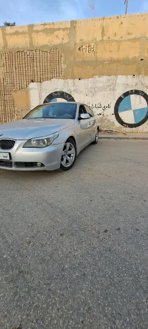 BMW e60 528i 2005 للبيع او افاري