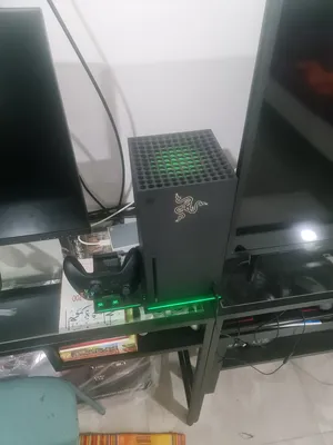 XBOX SERIRS X WITH CHARGER STAND FOR CONTROLLER