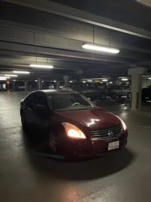Used Nissan Altima in Farwaniya