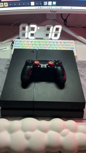 للبيع سوني 4 (PS4) سعة 1 تيرا