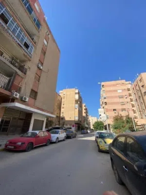 شقه. شارع. الجمهوريه. عمارات. الاستسمار. شهاده. عقاريه. لبيع 480 الف