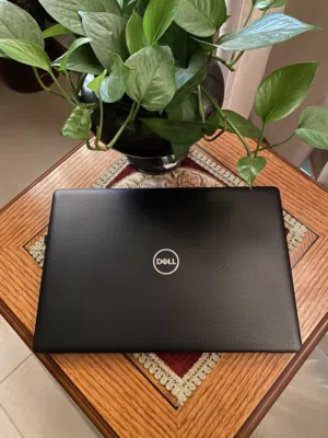 لابتوب Dell i7 جيل 10 بحالة ممتازة - مواصفات عالية للبيع