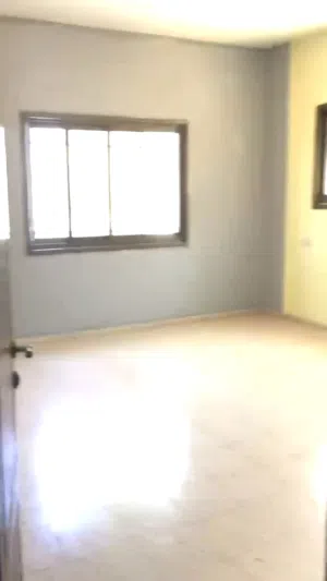 شقة عظم للايجار بسهل روجيب متوفر بها جميع الخدمات