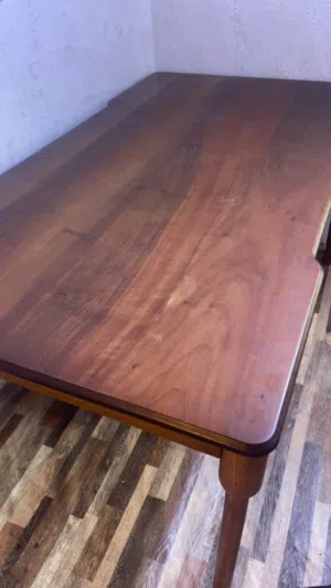 ميز طعام طاولة