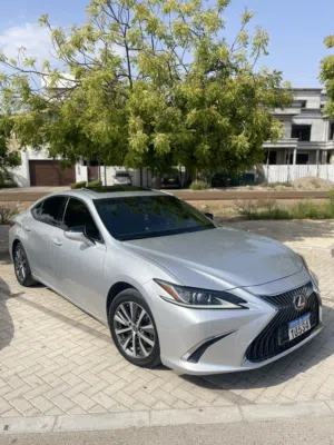 Used Lexus ES in Muscat
