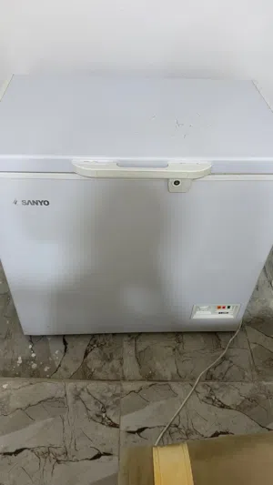 مجمده بوكس حجم 12 نضيفه جدا