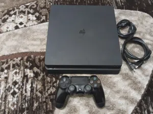 Ps4 slim للبيع موجوده بلبقاع الغربي