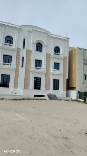 More than 6 bedrooms . 5+ Bathrooms . 300 m22
