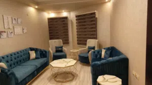 طقم ضيوف مع طاولاته