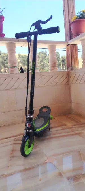 سكوتر كهربائي Razor للبيع