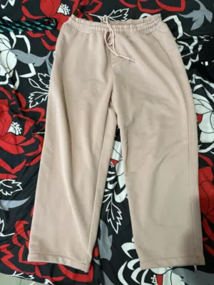 Baggy sweatpants