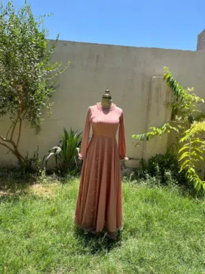 فساتين مستعمل للبيع