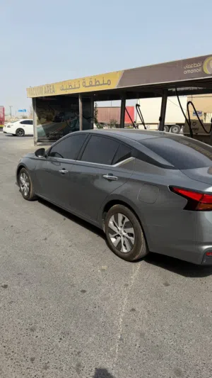 نيسان ألتيماء