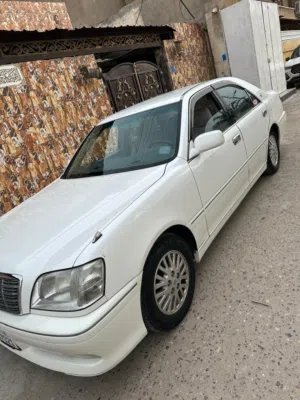 كراون جنون ملكه رقم بصره انكليزي بسمي موعد انتهاء السنويه سنه 2031 لون ابيض صدفي