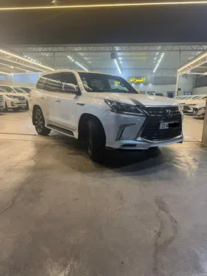 لكزس  LX 570 موديل 2017 بريم عداد المسافة 119 السيارة كفالة عدة جاملغ اليسار  بارد  ..........