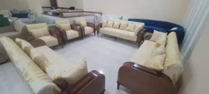 اطقم جلوس جاهزة وباسعار مخفضه .تفصيل وتنجيد المجالس والستائر وغرف النوم ديكورات