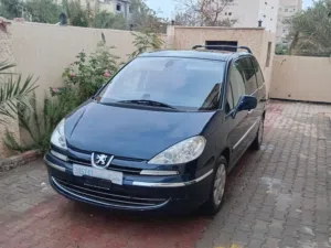 بيجو 807 موديل 2010 استراد سويسرا ماشاء الله تبارك الله درجة أولى بمعنى الكلمة محرك المرغوب 20 كامبي