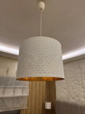 ثرية و مصباح طاولة للبيع