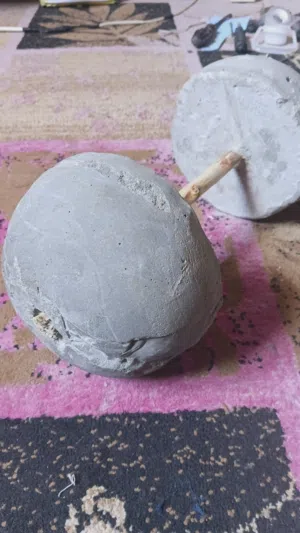 دمبل أسمنت وعصاء خشبية