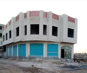 عماره عرررطه  للبيع الموقع في دارسل قريبه للخط وسوق وكل الخدمات متوفره وحي مرغوب