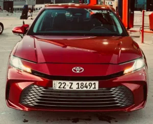 Toyota Camry Hybrid  LE  2025  تويوتا كامري هايبرد 2025 ) بانزين وهايبرد  اللون :- احمر
