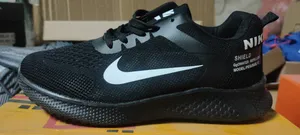 Sport Shoes . Adidas . 421