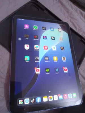 سلام عليكم  ايباد 10 نظافه 100% بطاريه 93