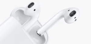 سماعه 3 AIRPODS الجيل الثالث مستعمل مع الشاحن والعلبه