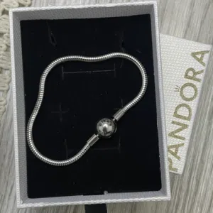 إسوارة PANDORA لرجال و النساء