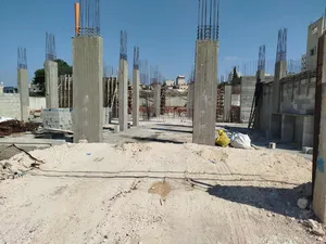 ‏أكثر من 6 غرف ‏.‏ حمّامين ‏.‏ 800 م٢‏0