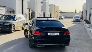 السلام عليكم مرسيدس E300 كت AMG ربي يبارك السياره محرك كمبيو بضمان بيع و الشري في الحوش استراد كوريا