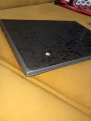 لاب توب من شركة Lenovo
