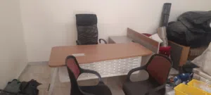 مكتب مع 3كراسي