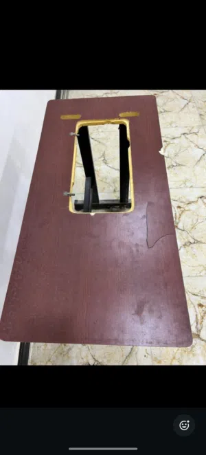 ملكانات نساءيه 6 قطع مستعمله السعر الوحده 20 عندي هواي والميز 20