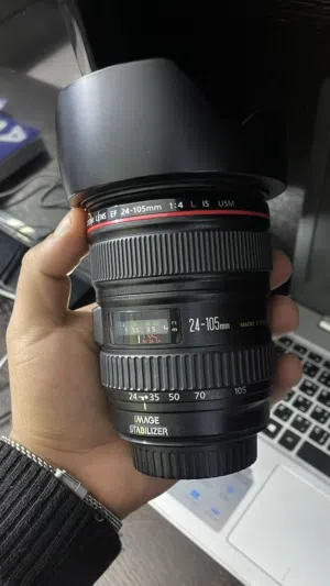 كاميرا احترافية Canon EOS 5D Mark III مع ملحقاتها