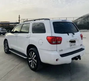 Toyota . Sequoia . 2010 . New4