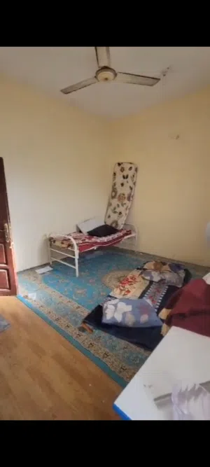شقه للايجار بالانشاءات