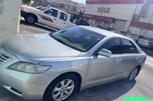 تويوتا كامري GLX موديل 2007 للبيع بسبب السفر 1750دينار قابل بشي بسيط.
