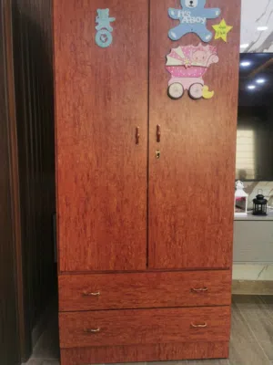 خزانة لحفظ الملابس للأطفال