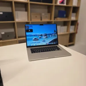 MacBook Air 15-inch M2 - 8GB RAM - 256GB SSD