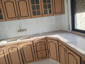 شقه للبيع مقابل مستشفى الاستقلال