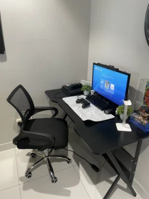 طاوله مكتب قيمنق وكرسي مكتب