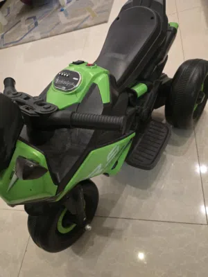 للبيع موتر سيكل للاطفال  العدد 2 مستعمل بحالة ممتازة  ملاحظة لا يتوفر كيبل الشاحن