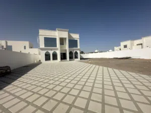 للبيع فيلا تشطيب جديد في منطقة مزيد قريب مجلس الظاهر مساحة الارض100*100 مطلوب 3.100 مليون