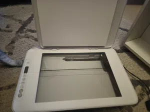 طابعة HP DeskJet 2810e متعددة الوظائف – Wi‐Fi – بحالة ممتازة