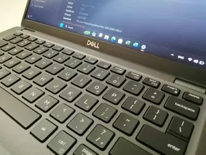 Dell latitude 5400 Intel corei5 8gbram 256gbssd m2 slim edition