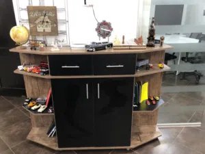 اثاث مكتب كامل مع شاشة ومكيفات