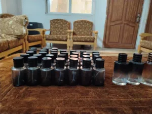 زجاج عطر فارغ